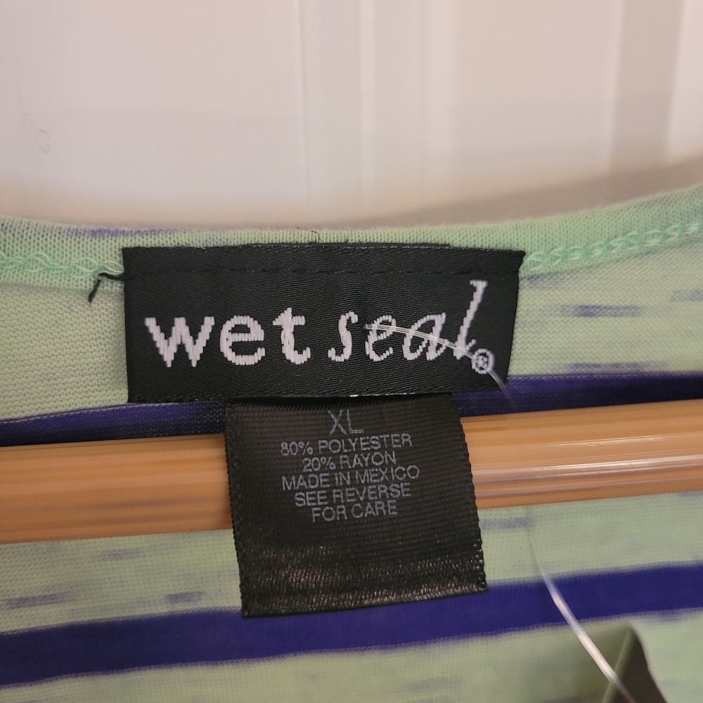 Wet Seal Juniors XL lightweight tee Bin 2 - Picture 3 of 3
